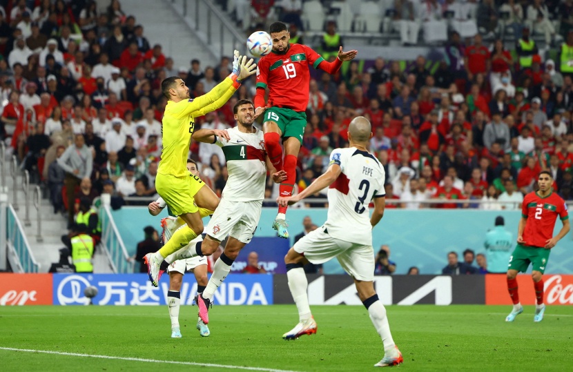من صاحب القفزة الأعلى .. النصيري أم رونالدو؟