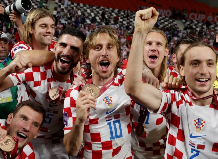 مودريتش يتعهد بعدم اعتزال اللعب الدولي
