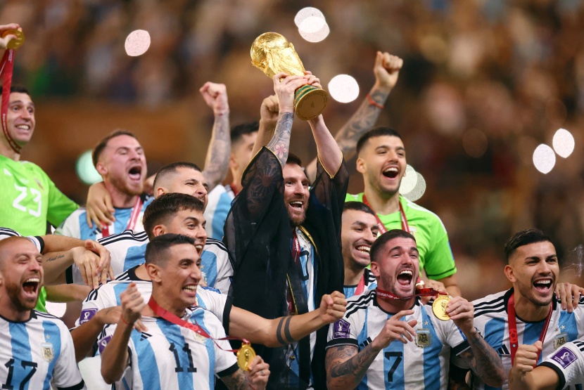 ميسي يقود الأرجنتين للتتويج بكأس العالم للمرة الأولى منذ 36 عاما