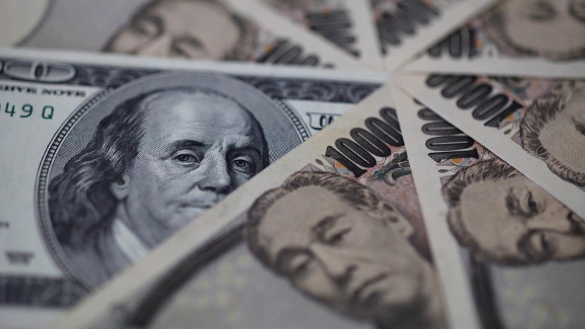 الين عند أعلى مستوى في 4 أشهر بعد تغير مفاجئ في سياسة "المركزي الياباني"