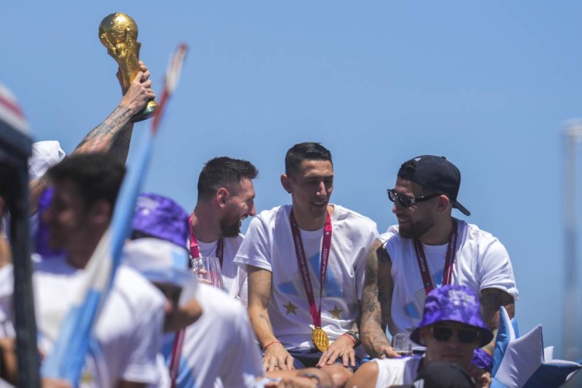 فرحة لـ 100 ألف وأكثر .. لحظة استقبال الأرجنتينيين لأبطال كأس