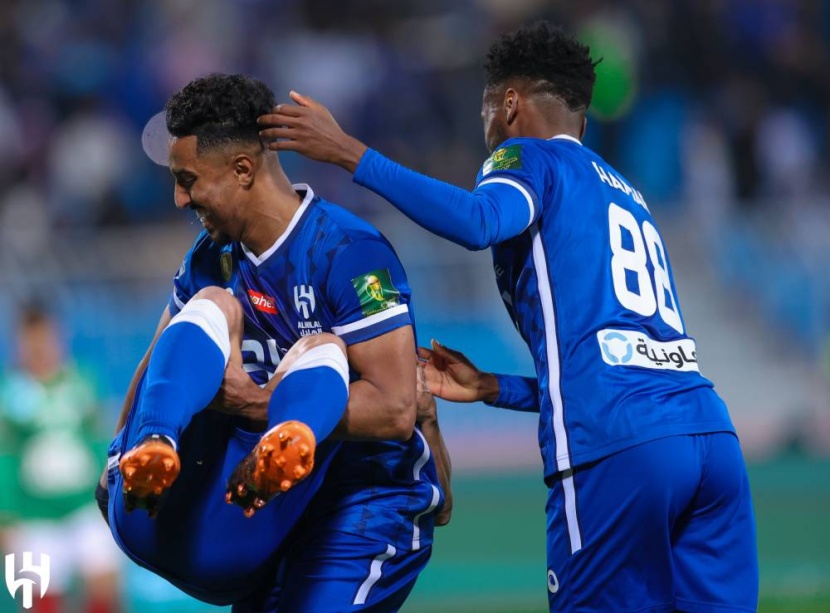 الهلال بـ 4 في الـ 8