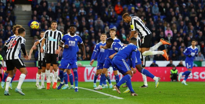 نيوكاسل يتقدم لوصافة الدوري الإنجليزي