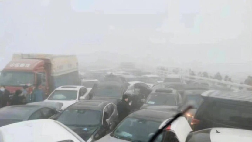 بسبب الضباب .. اصطدام أكثر من 200 سيارة في الصين  
