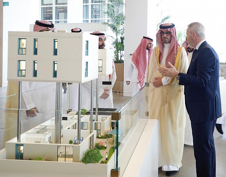 افتتاح مركز مبيعات "روشن"