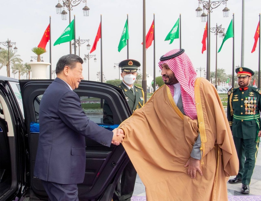 الرئيس الصيني يصل إلى قصر اليمامة في الرياض وولي العهد في مقدمة مستقبليه