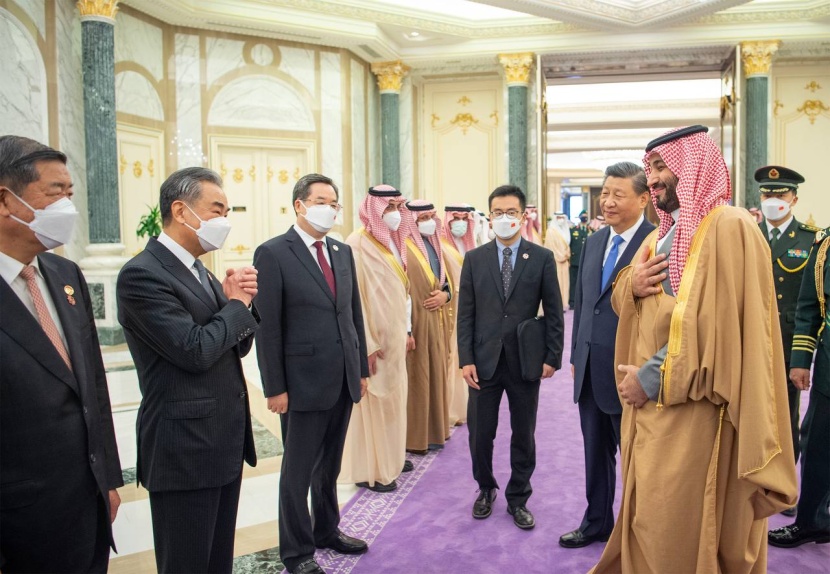 الرئيس الصيني يصل إلى قصر اليمامة في الرياض وولي العهد في مقدمة مستقبليه
