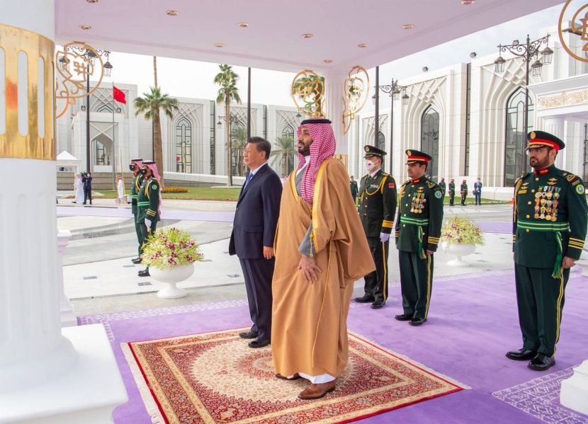 الرئيس الصيني يصل إلى قصر اليمامة في الرياض وولي العهد في مقدمة مستقبليه