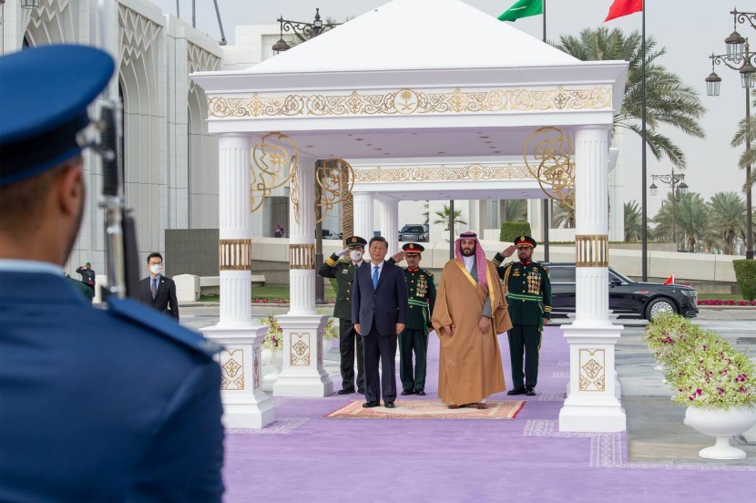 الرئيس الصيني يصل إلى قصر اليمامة في الرياض وولي العهد في مقدمة مستقبليه