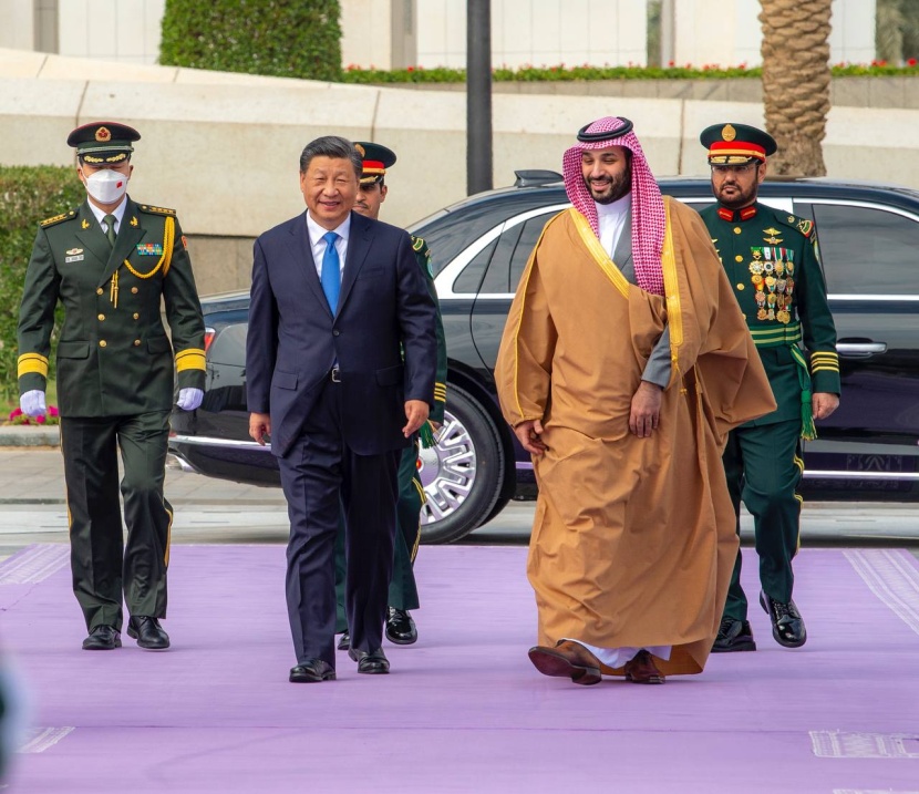 الرئيس الصيني يصل إلى قصر اليمامة في الرياض وولي العهد في مقدمة مستقبليه