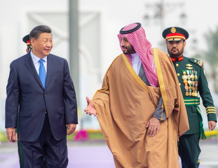 الرئيس الصيني يصل إلى قصر اليمامة في الرياض وولي العهد في مقدمة مستقبليه