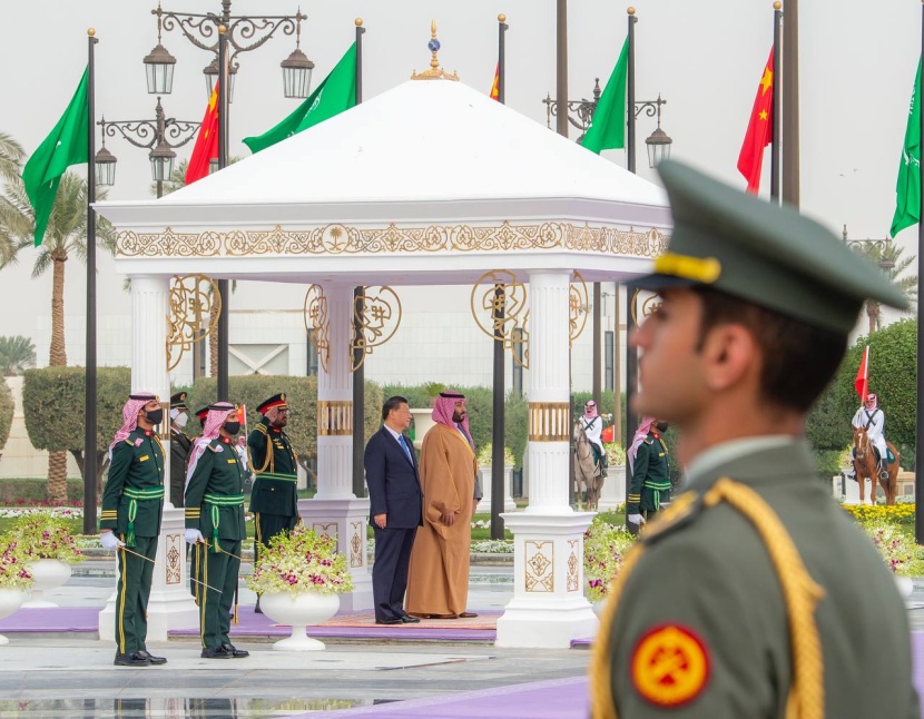 الرئيس الصيني يصل إلى قصر اليمامة في الرياض وولي العهد في مقدمة مستقبليه