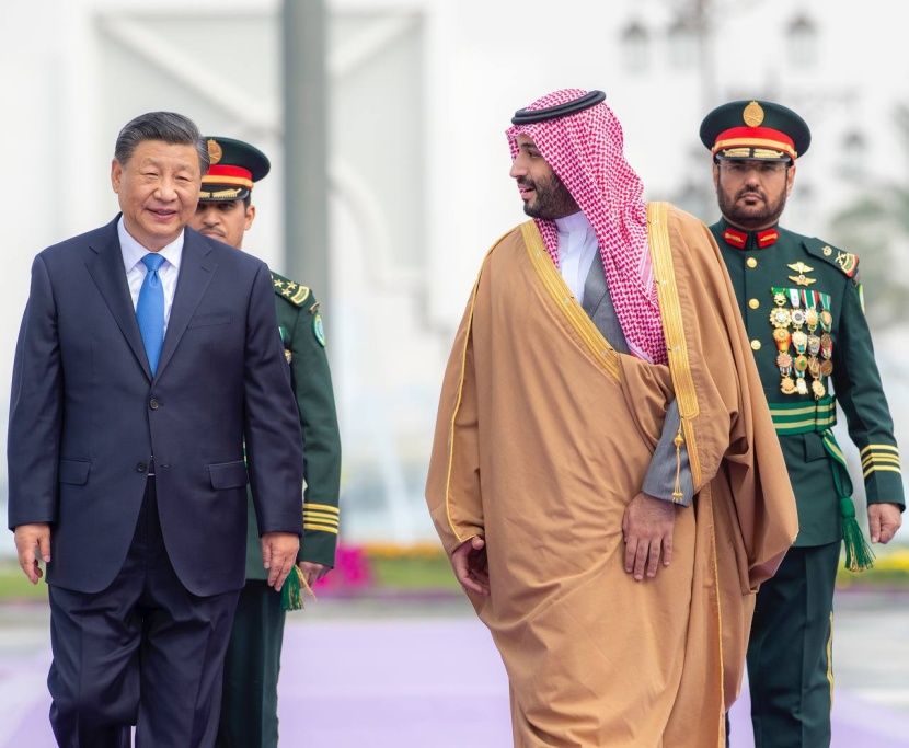 الرئيس الصيني يصل إلى قصر اليمامة في الرياض وولي العهد في مقدمة مستقبليه