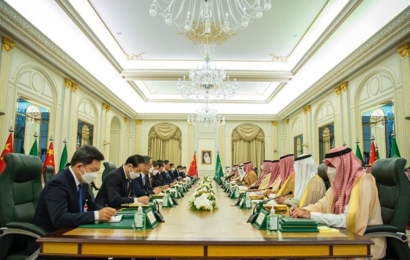 ولي العهد يعقد جلسة مباحثات مع رئيس الصين .. ويشهدان مراسم تبادل 6 اتفاقيات