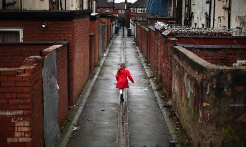 بريطانيا ترصد 700 مليون جنيه لتحسين المناطق الفقيرة
