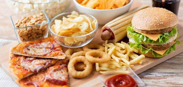 ترك الوجبات السريعة يقلل الإصابة بالسكري وارتفاع ضغط الدم