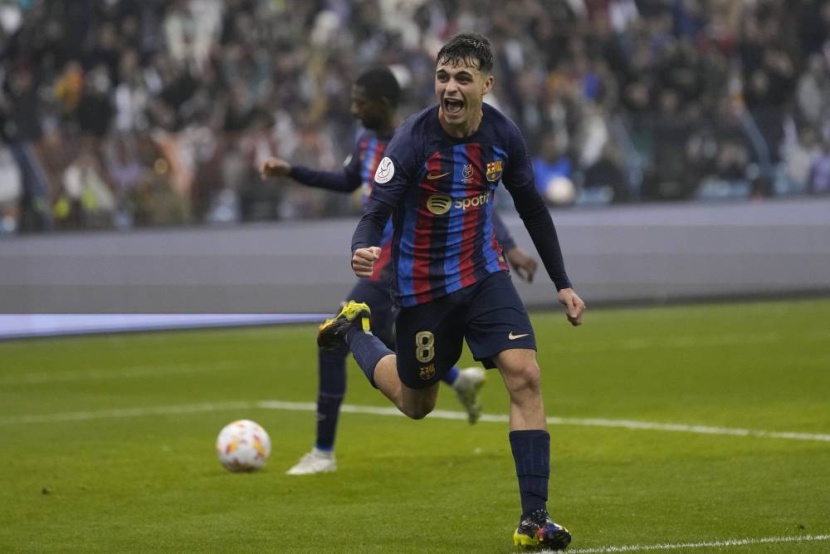برشلونة يتوج بـ «سوبر الرياض»
