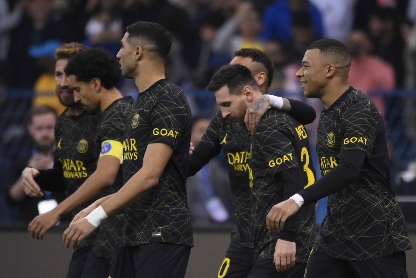 باريس يتقدم ورونالدو يرد في الشوط الأول من مباراة كأس موسم الرياض