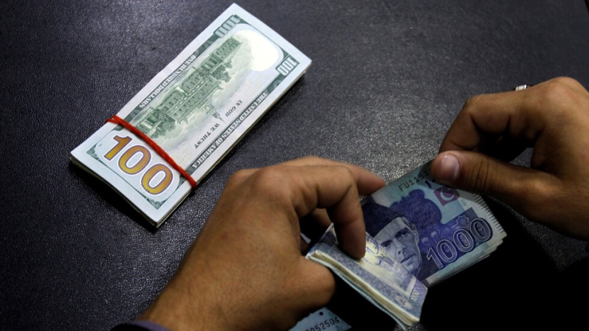 باكستان : إلغاء الحد الأقصى لسعر صرف الدولار أمام الروبية
