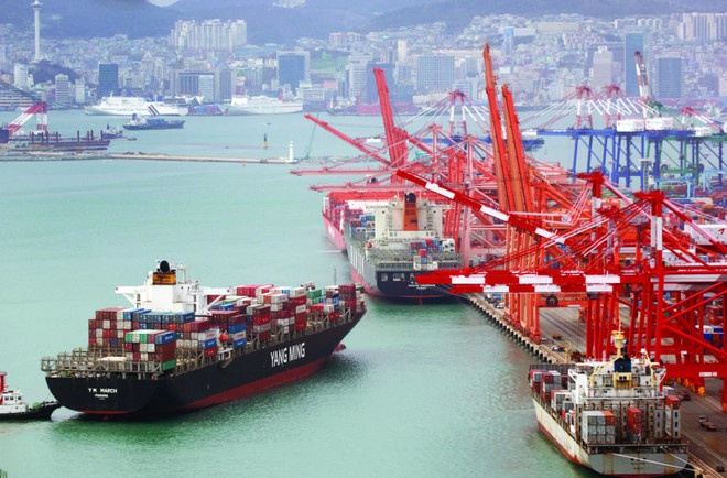   اليابان تدرس تخفيف القيود على الصادرات لكوريا الجنوبية 