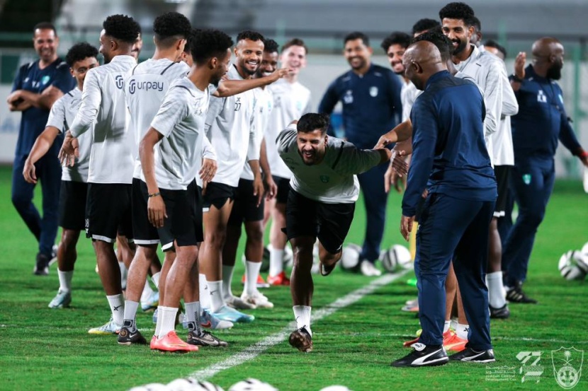 الأهلي يرفع راتب الشمري 50 %