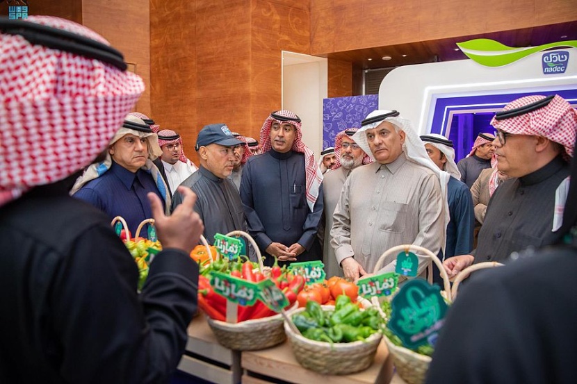 "نادك" تدشن استراتيجية التحول إلى شركة غذائية متكاملة .. وتوقع اتفاقية لزيادة التوطين في القطاع