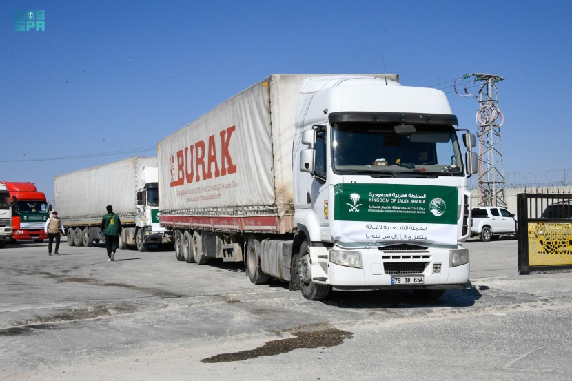 10 شاحنات إغاثية سعودية تصل سورية اليوم عبر منفذ باب السلامة