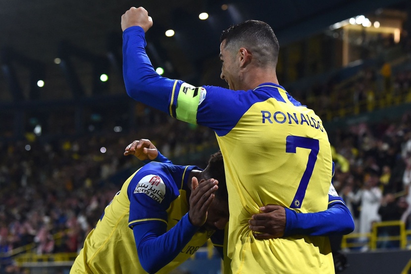 النصر يعود لقمة الدوري بالفوز على التعاون