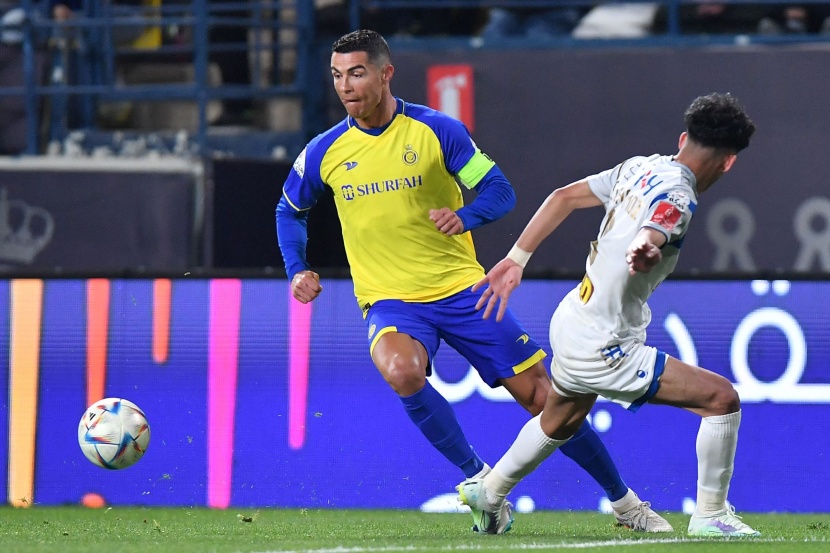 النصر يعود لقمة الدوري بالفوز على التعاون