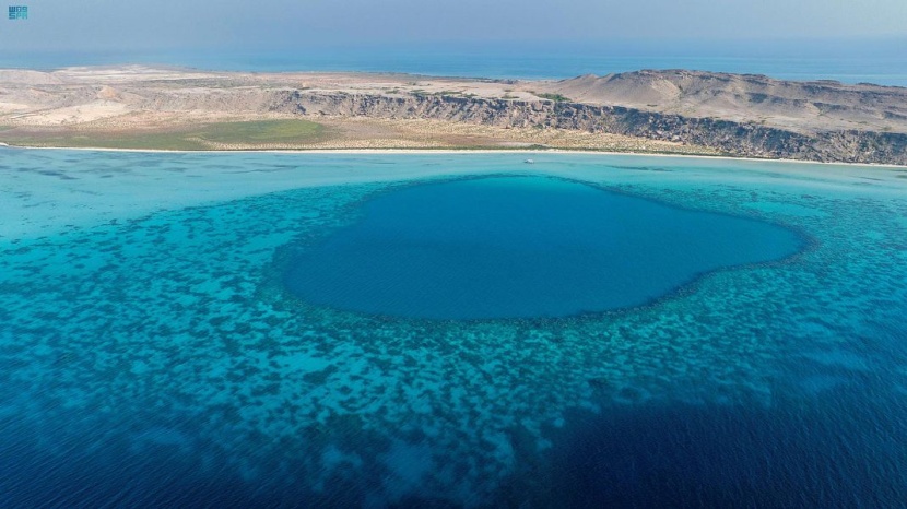 "صنق" و "جبل سيرين" في القنفذة .. وجهات سياحية لمحبي رحلات الجزر