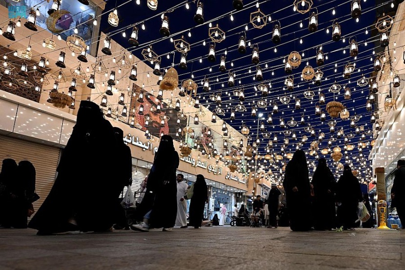 أسواق الطائف تحتفل بقدوم شهر رمضان