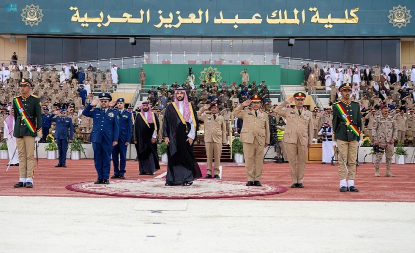 وزير الدفاع يرعى حفل تخريج الدفعة81 من طلبة كلية الملك عبدالعزيز الحربية