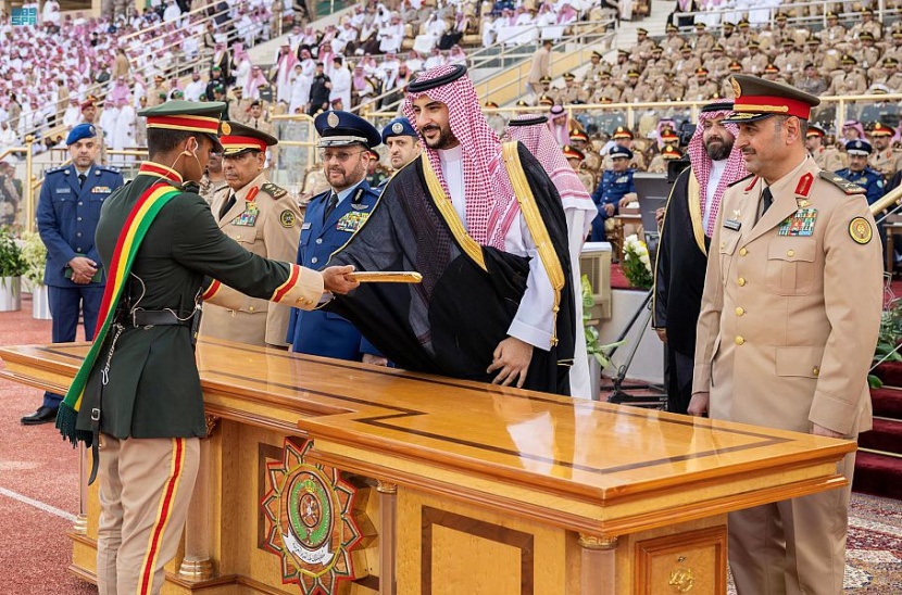 وزير الدفاع يرعى حفل تخريج الدفعة81 من طلبة كلية الملك عبدالعزيز الحربية