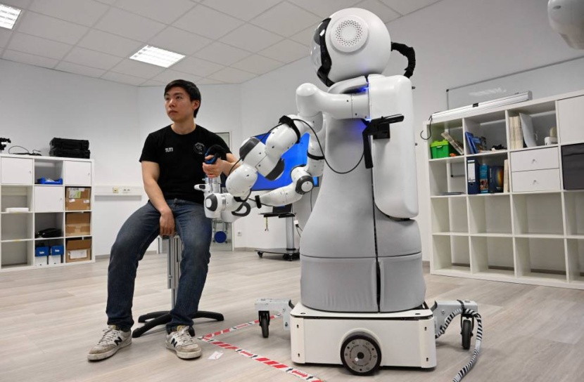 روبوتات لرعاية المسنين في ألمانيا مع نقص العمالة الصحية