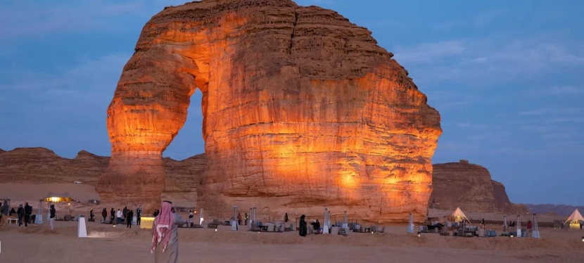 "وزير السياحة" لـ"المستثمرين": توطين القطاع قضية لن يقبل فيها نقاش أو تأجيل