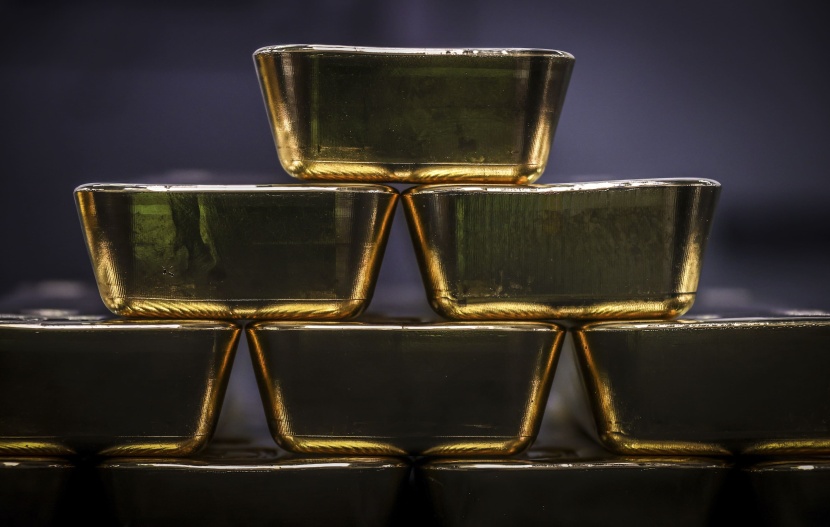 نطاق ضيق لتداولات الذهب مع ارتفاع الدولار والبلاتين يهبط 2%