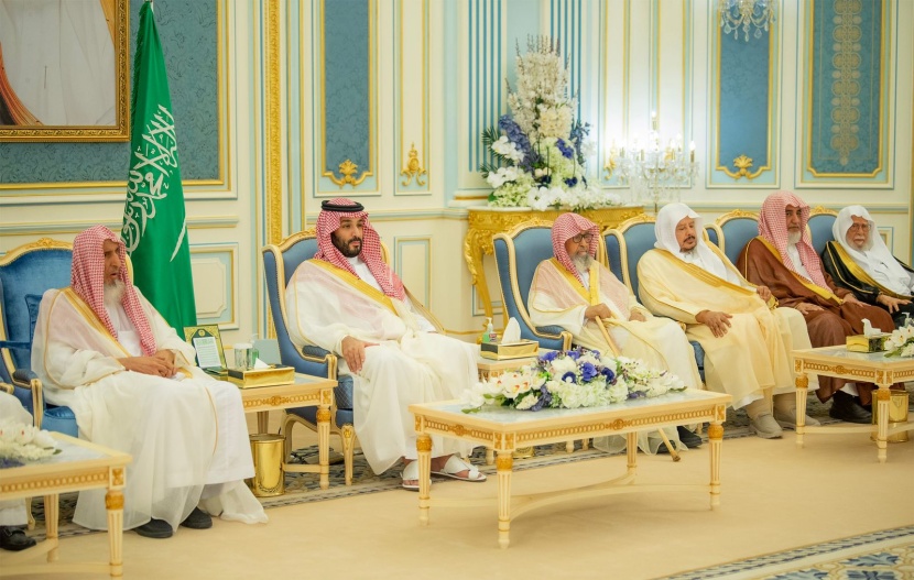 ولي العهد يستقبل المهنئين بشهر رمضان المبارك