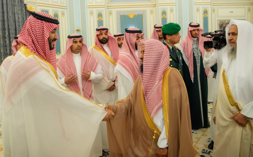 ولي العهد يستقبل المهنئين بشهر رمضان المبارك