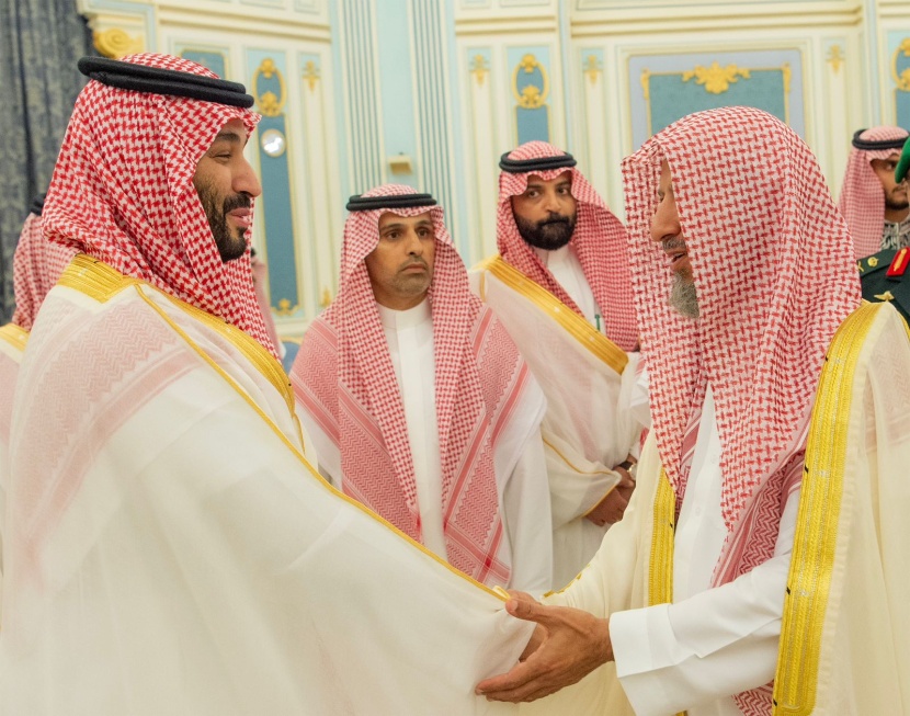 ولي العهد يستقبل المهنئين بشهر رمضان المبارك