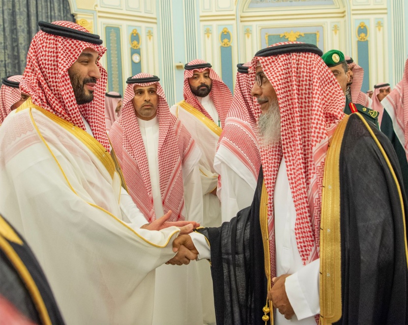 ولي العهد يستقبل المهنئين بشهر رمضان المبارك