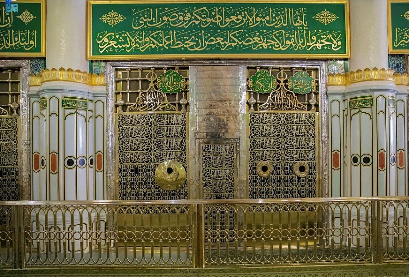 تدشين الحاجز النحاسي المذهب المحيط بالمقصورة الشريفة في المسجد النبوي