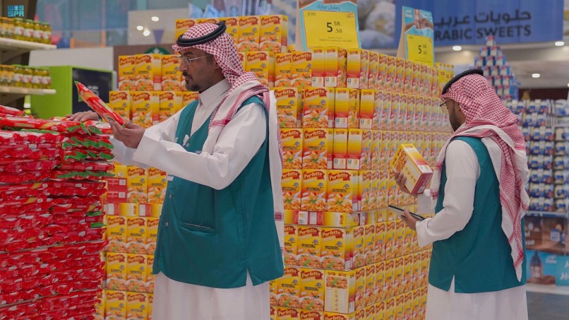 جولات رقابية استباقية على المتاجر السعودية لمتابعة وفرة السلع والمنتجات الرمضانية