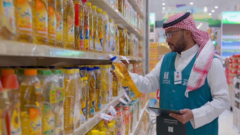 جولات رقابية استباقية على المتاجر السعودية لمتابعة وفرة السلع والمنتجات الرمضانية