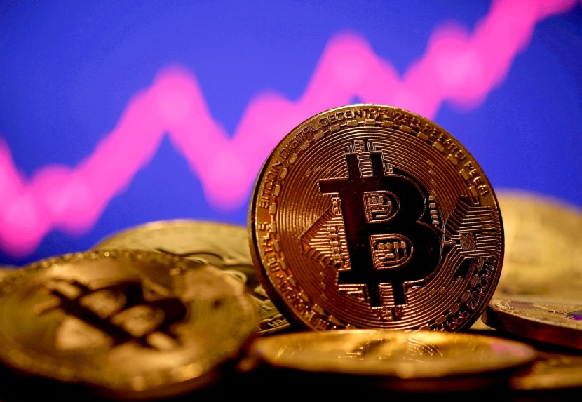 بيتكوين تتجاوز 30 ألف دولار .. ارتفعت 82 % منذ بداية العام