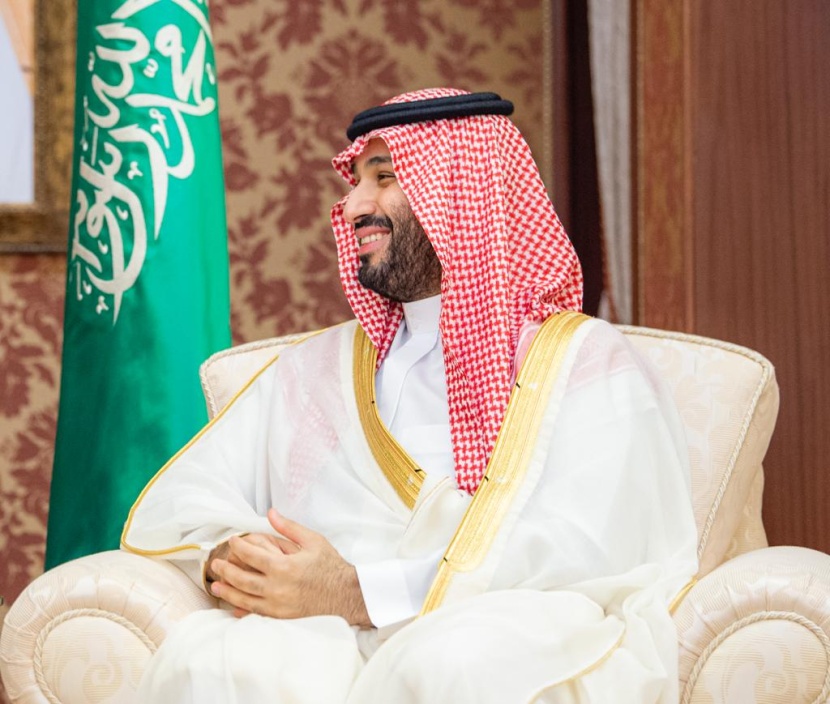 ولي العهد ورئيس مجلس النواب العراقي يستعرضان العلاقات الأخوية بين البلدين
