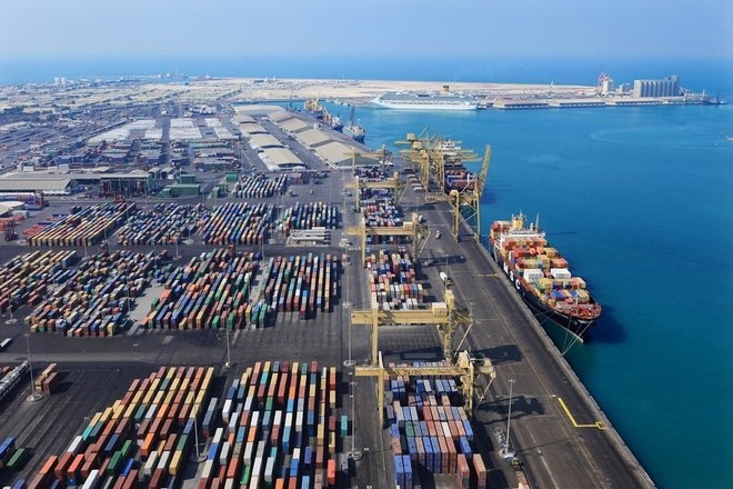 الصادرات السلعية السعودية تنخفض 12.7% في فبراير إلى 101 مليار ريال