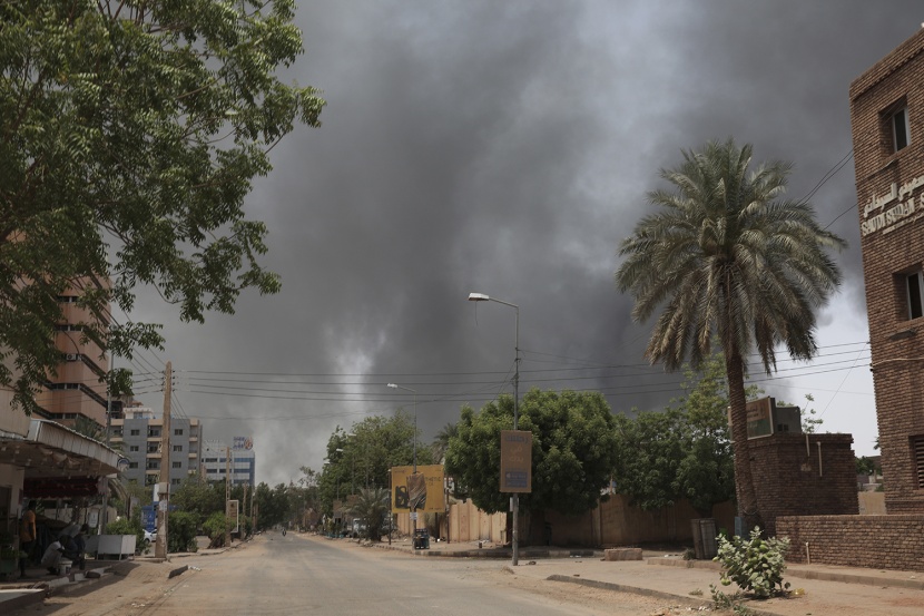 الفوضى تعم السودان وسط صراع على السلطة