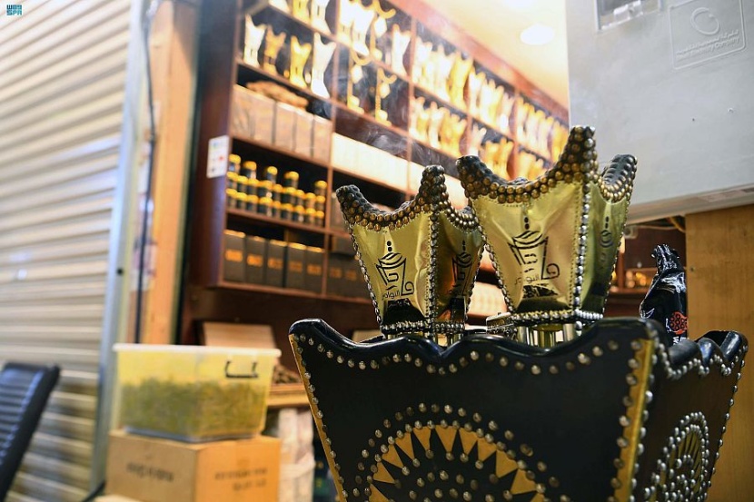 رمضان يرفع مبيعات العود والبخور في الرياض 