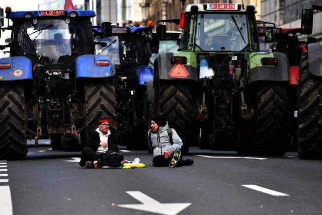 مزارعو الاتحاد الأوروبي يتساءلون: لماذا تكرهنا بروكسل؟