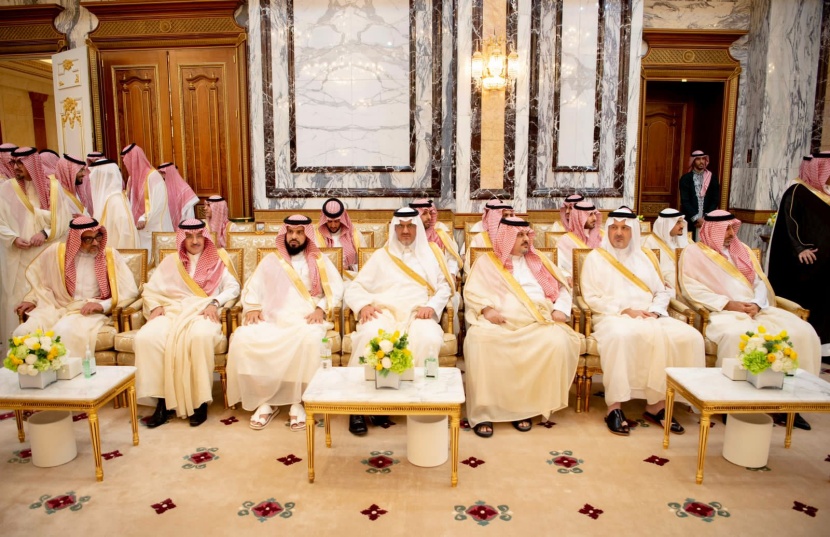 ولي العهد يستقبل الأمراء والعلماء وكبار المسؤولين بمناسبة عيد الفطر